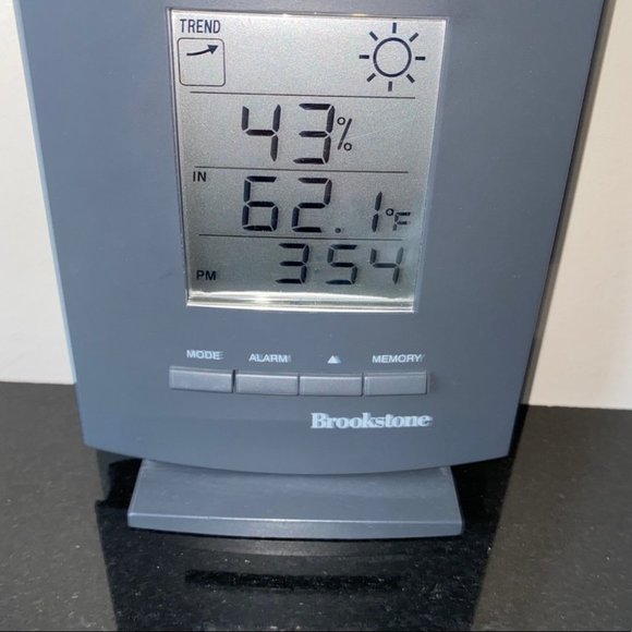 Brookstone Weather Static Clock w Date Temperature - Picture 1 of 4